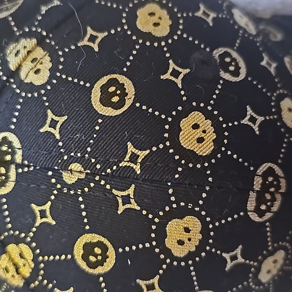 NWOT Black & Metallic Gold Ball cap w Adjustable Back. - Picture 8 of 8